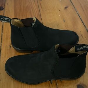 Blundstone suede Chelsea boots